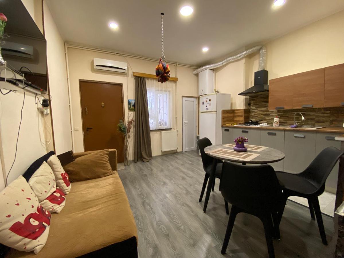Downtown-Home In The Heart Of Old Tbilisi Ngoại thất bức ảnh